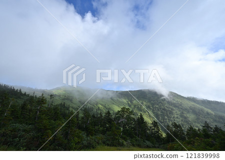 Climbing Mount Aizu-Komagatake, Fukushima Prefecture 121839998