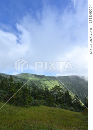 Climbing Mount Aizu-Komagatake, Fukushima Prefecture 121840004