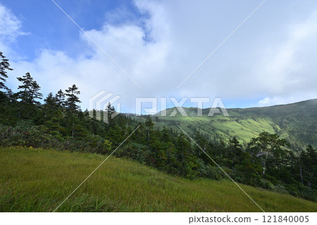 Climbing Mount Aizu-Komagatake, Fukushima Prefecture 121840005