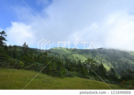 Climbing Mount Aizu-Komagatake, Fukushima Prefecture 121840008