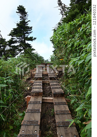 Climbing Mount Aizu-Komagatake, Fukushima Prefecture Climbing Mount Aizu-Komagatake, Fukushima Prefecture 121840332