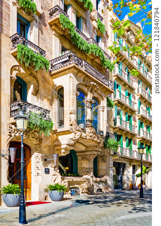 Casa Bonaventura Ferrer in city Barcelona. 121840794