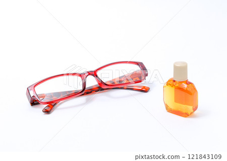 glasses, frame, lens, eye, ophthalmology, reading glasses, farsightedness, face, eye drops, eye drops, container, pharmacy, eye, drop, liquid, medicine 121843109