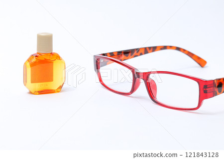 glasses, frame, lens, eye, ophthalmology, reading glasses, farsightedness, face, eye drops, eye drops, container, pharmacy, eye, drop, liquid, medicine 121843128