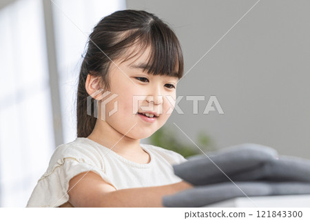 小學女生 121843300