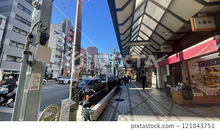 Monzen-Nakacho and Fukagawa-Nakacho Shopping Street Monzen-Nakacho and Fukagawa-Nakacho Shopping Street 121843751