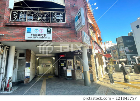Monzen-Nakacho Station Exit 3 121843757