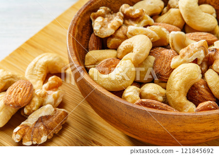 混合堅果 121845692