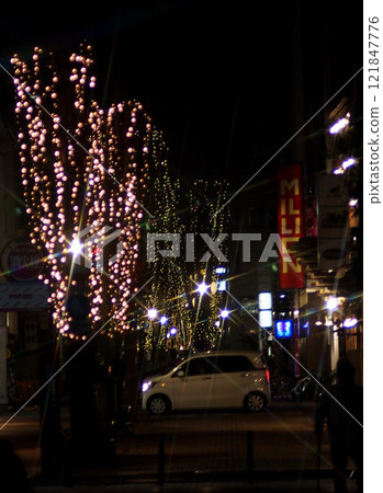 Night on Obisan Road (the first night of the year when illuminations are lit up) 121847776