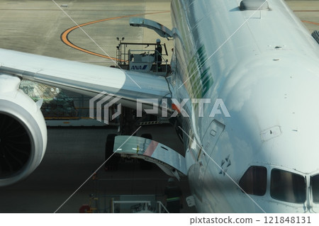 飛機貨艙 121848131