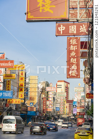 Early morning view of Yaowarat 121848261