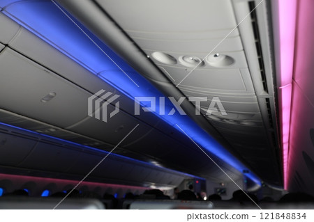 飛機客艙 121848834