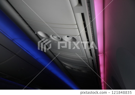 飛機客艙 121848835