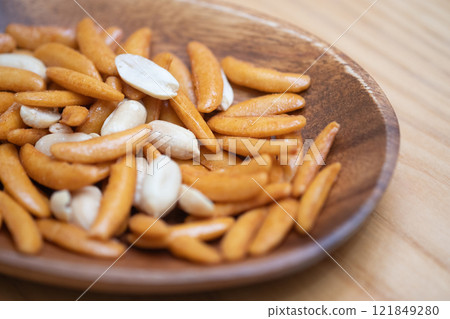 柿豌豆形象(照片素材) 柿豌豆形象(照片素材) 121849280