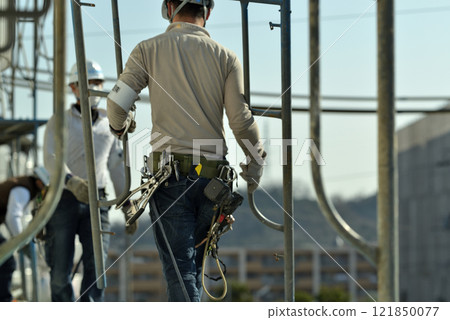 腳手架拆除現場大型公寓維修工作現場 121850077