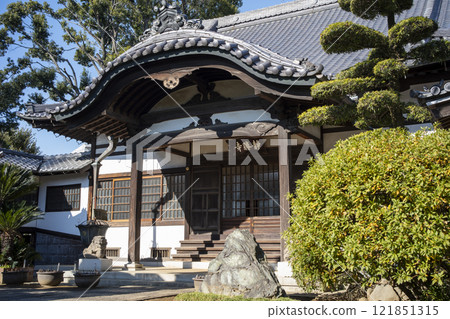 The grounds of Seishoji Temple in Akabane, Kita Ward, Tokyo The grounds of Seishoji Temple in Akabane, Kita Ward, Tokyo 121851315