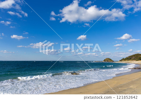 冬天的鹿島下間濱海灘 121852642
