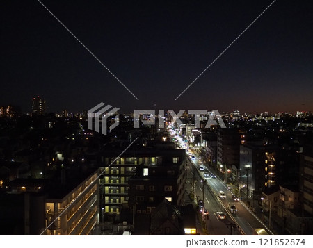 從東京大田區山王市東南偏南方向看大型住宅區的夜景 從東京大田區山王市東南偏南方向看大型住宅區的夜景 121852874