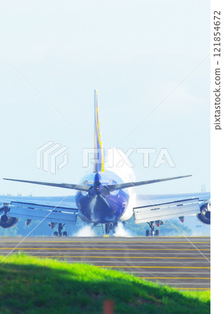 B747超大型噴氣式飛機降落在橫田基地 121854672