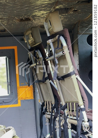 直升機後座 121859182