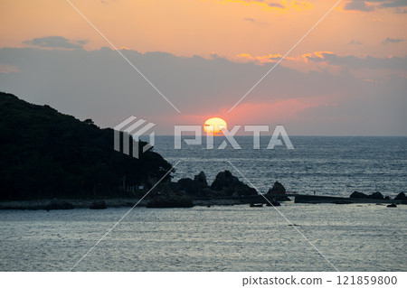 和歌山縣串本市的日出景色 2024 121859800