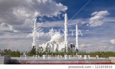 The Hazrat Sultan Mosque in Astana timelapse hyperlapse, Kazakhstan 121859910