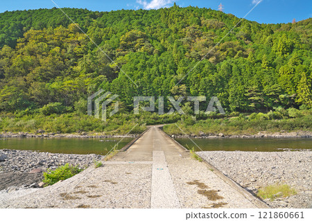 [Kayabukide Submerged Bridge (Shimanto River)] Kayabukide, Shimanto-cho, Takaoka-gun, Kochi Prefecture 121860661