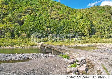[Kayabukide Submerged Bridge (Shimanto River)] Kayabukide, Shimanto-cho, Takaoka-gun, Kochi Prefecture 121860662