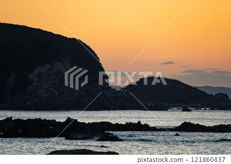 First sunrise of the year 2025 from Susami Town, Wakayama Prefecture 121860837