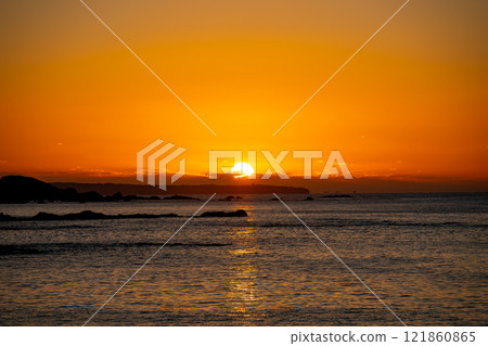 2025年和歌山縣週參見町的第一個日出景色 121860865