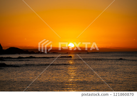 2025年和歌山縣週參見町的第一個日出景色 2025年和歌山縣週參見町的第一個日出景色 121860870