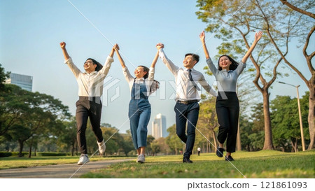 People jumping 121861093