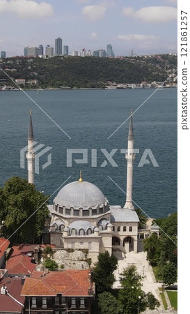 Aerial view Beylerbeyi Mosque Istanbul Aerial view Beylerbeyi Mosque Istanbul 121861257
