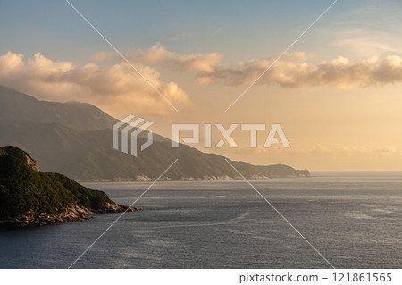 Evening view of Yakushima, the island where the gods reside, in the Offshore Alps (Summer) Evening view of Yakushima, the island where the gods reside, in the Offshore Alps (Summer) 121861565