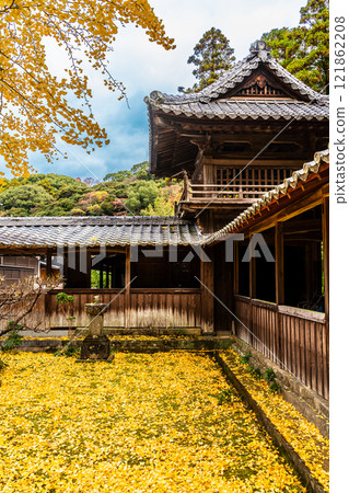 Autumn leaves at Tenyuji Temple [Isahaya City, Nagasaki Prefecture] 121862208