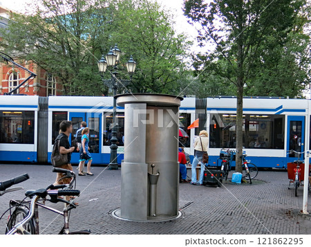 歐洲不尋常的公共廁所,阿姆斯特丹,荷蘭 歐洲不尋常的公共廁所,阿姆斯特丹,荷蘭 121862295