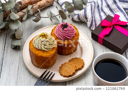Coffee time with stylish pancakes Coffee time with stylish pancakes 121862769