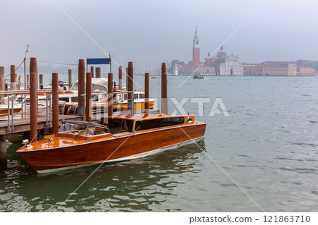 View of the island of San Giorgio Maggiore and the Giudecca Canal 121863710