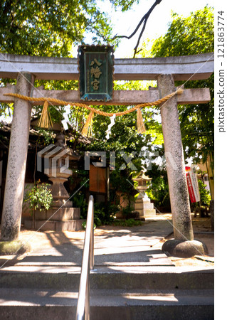 Sanjo Hachiman Shrine 121863774