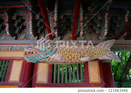Mokkeshi (woodclaw) at Bulguksa Temple, Gyeongju, South Korea 121863946
