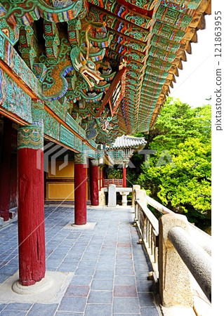 Jahamun Gate at Bulguksa Temple, Gyeongju, South Korea 121863955