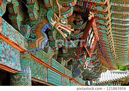 Decoration of the Jahamun Gate at Bulguksa Temple in Gyeongju, South Korea 121863956