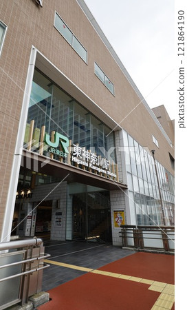 JR京濱東北線與橫濱線的轉乘車站東神奈川站東口 121864190