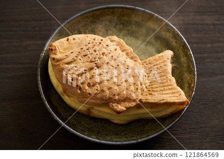 Warm Taiyaki 121864569