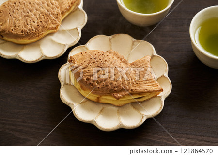 Warm Taiyaki Warm Taiyaki 121864570