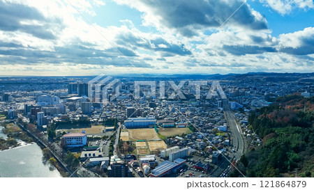 Drone aerial view of modern city 121864879