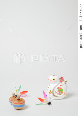 A cute snake figurine, a lucky charm for the beginning of the year in the Orient 121865022