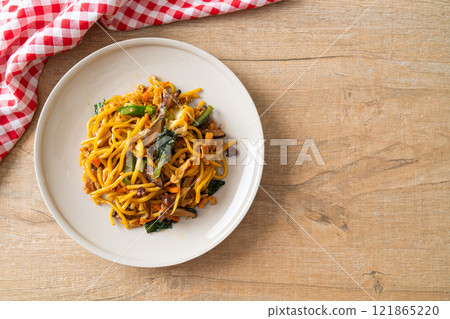 stir-fried yakisoba noodles with vegetable in vegan style 121865220