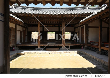 Courtyard of a house in Yangdong Village, Gyeongju, South Korea Courtyard of a house in Yangdong Village, Gyeongju, South Korea 121865330