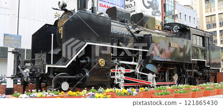 東京都港區JR新橋站的C11型蒸汽機車 121865430